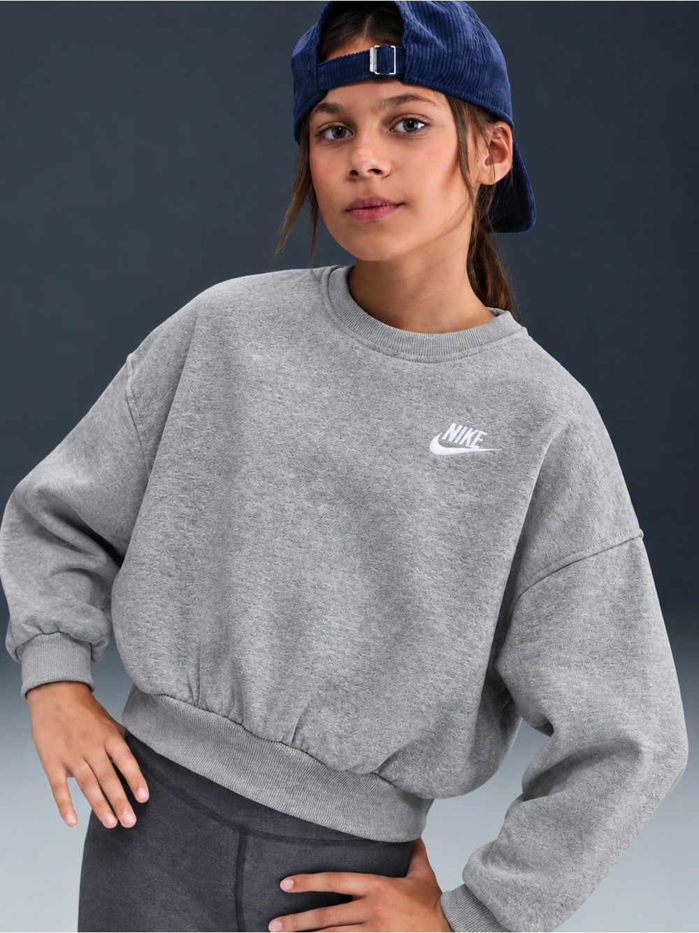 Nike Sportswear Club Fleece Girls Boxy Crewneck Sweatshirt Heather Gray XL